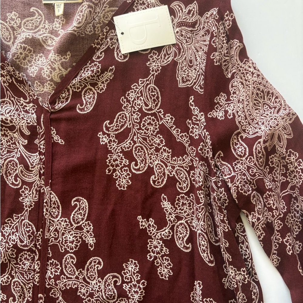 Pelione Women's Burgundy Brown Paisley Long-Sleeve V-Neck Tunic Small NWT - Picture 2 of 4